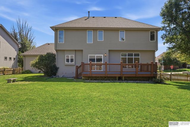 17122 V Street, Omaha, NE 68135