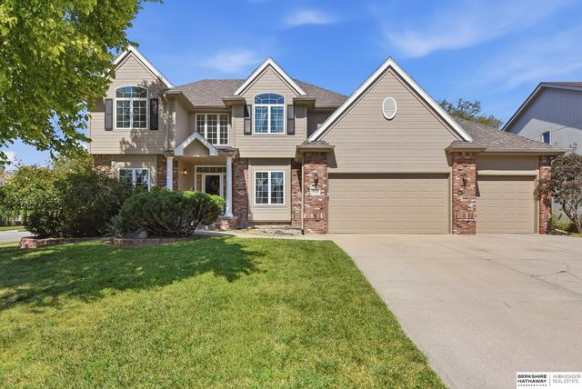 17122 V Street, Omaha, NE 68135