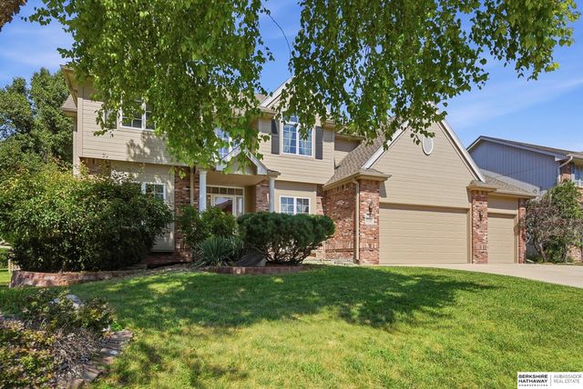 17122 V Street, Omaha, NE 68135