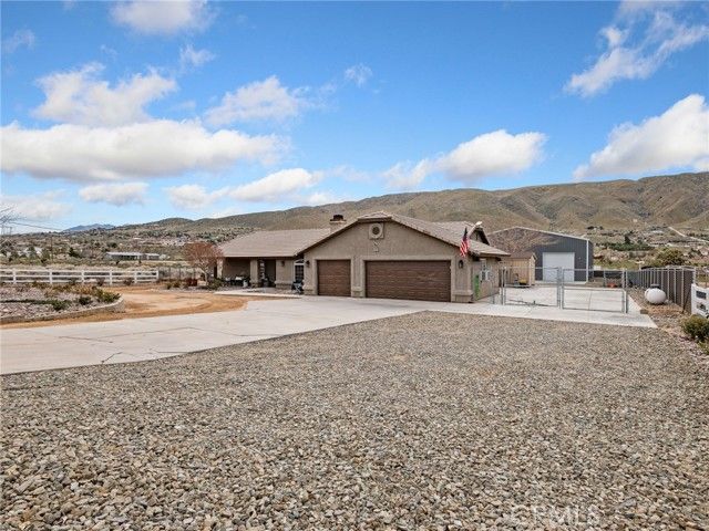 22585 Ocotillo Way, Apple Valley, CA 92308