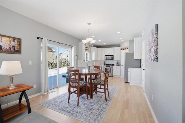 734 Creekwood LANE, West Bend, WI 53095