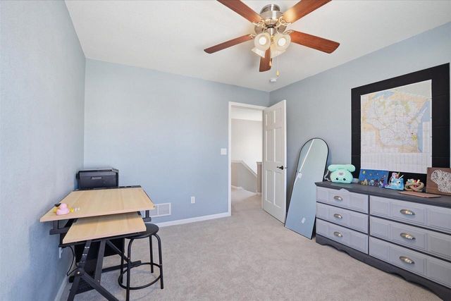 734 Creekwood LANE, West Bend, WI 53095