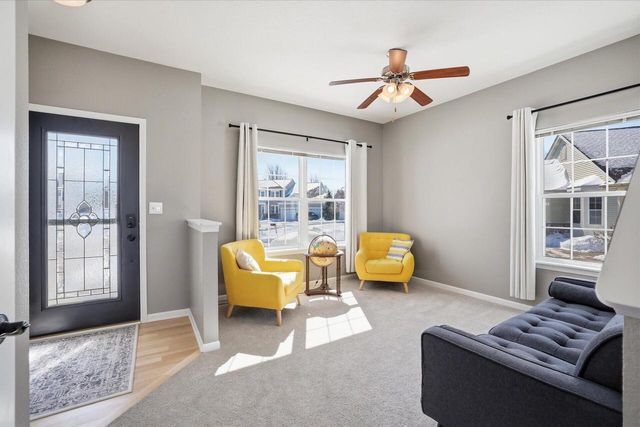 734 Creekwood LANE, West Bend, WI 53095