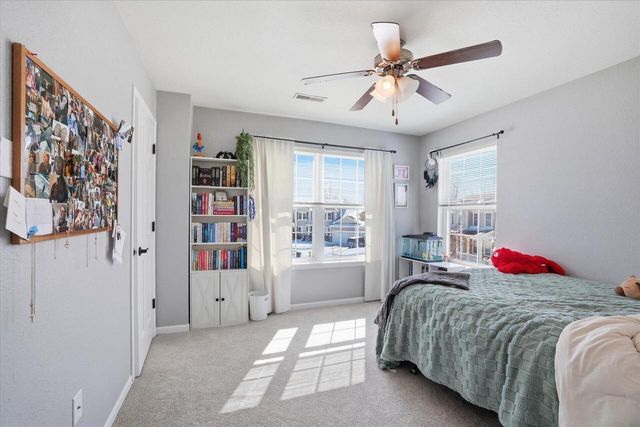 734 Creekwood LANE, West Bend, WI 53095