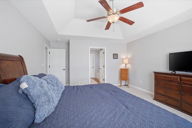 734 Creekwood LANE, West Bend, WI 53095