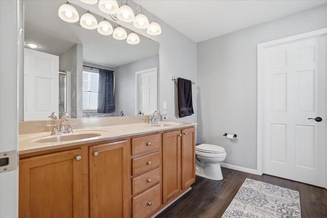 734 Creekwood LANE, West Bend, WI 53095