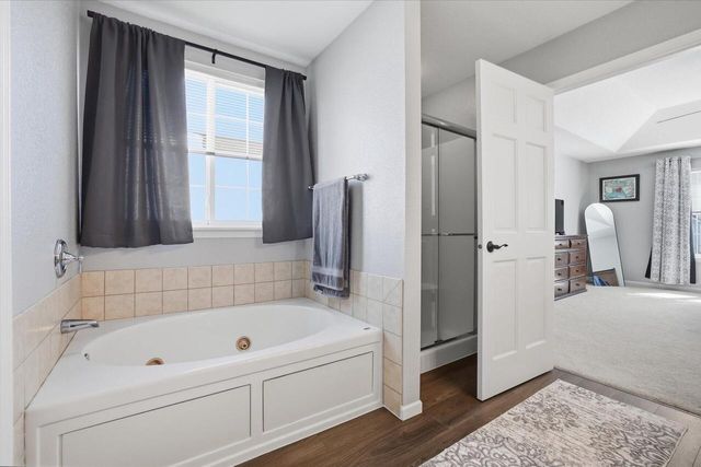 734 Creekwood LANE, West Bend, WI 53095