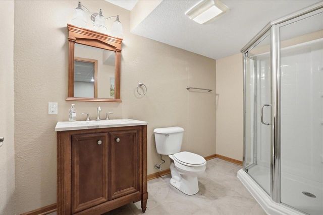 734 Creekwood LANE, West Bend, WI 53095