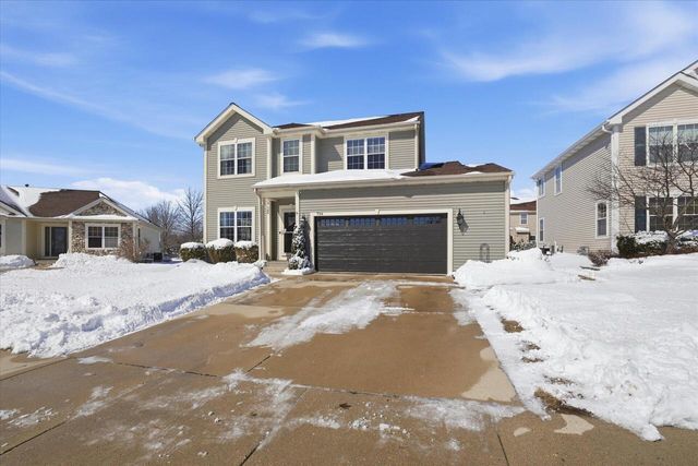 734 Creekwood LANE, West Bend, WI 53095