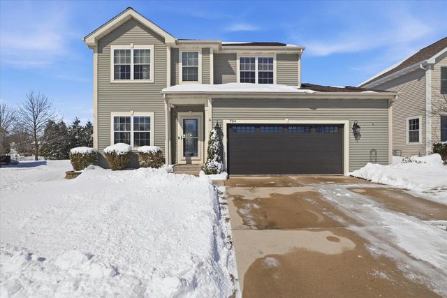 734 Creekwood LANE, West Bend, WI 53095