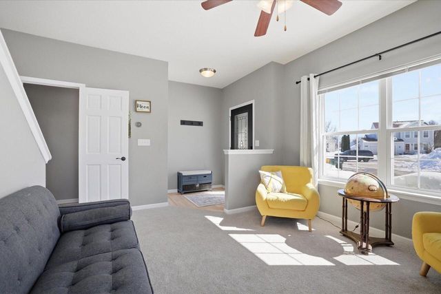 734 Creekwood LANE, West Bend, WI 53095