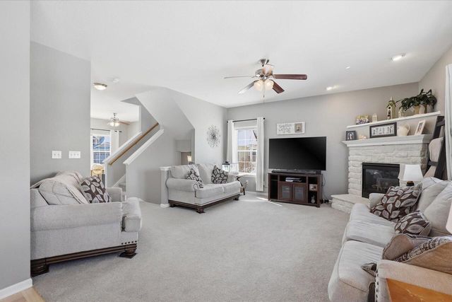 734 Creekwood LANE, West Bend, WI 53095