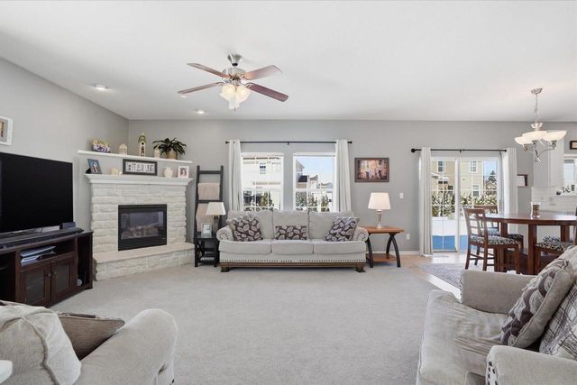 734 Creekwood LANE, West Bend, WI 53095