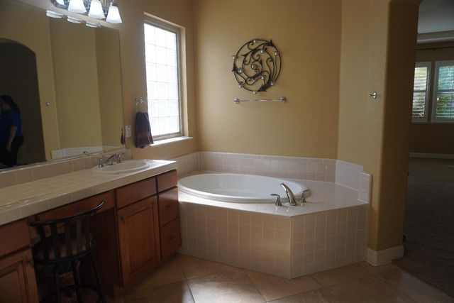 1593 Diamond Woods Cir, Roseville, CA 95747