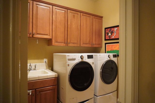 1593 Diamond Woods Cir, Roseville, CA 95747