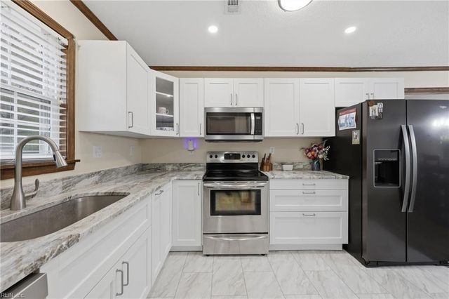 1524 Brumsey DR, Elizabeth City, NC 27909