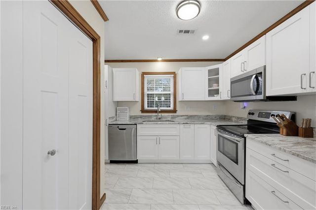 1524 Brumsey DR, Elizabeth City, NC 27909