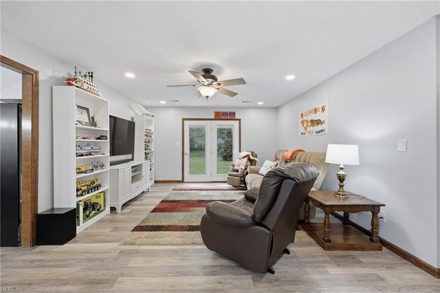 1524 Brumsey DR, Elizabeth City, NC 27909