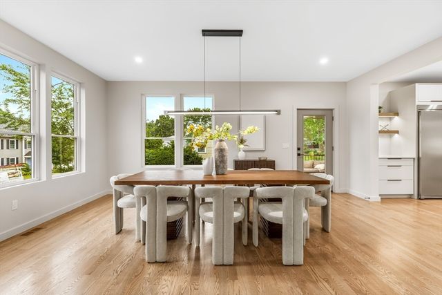 95 Grandview Rd, Arlington, MA 02476