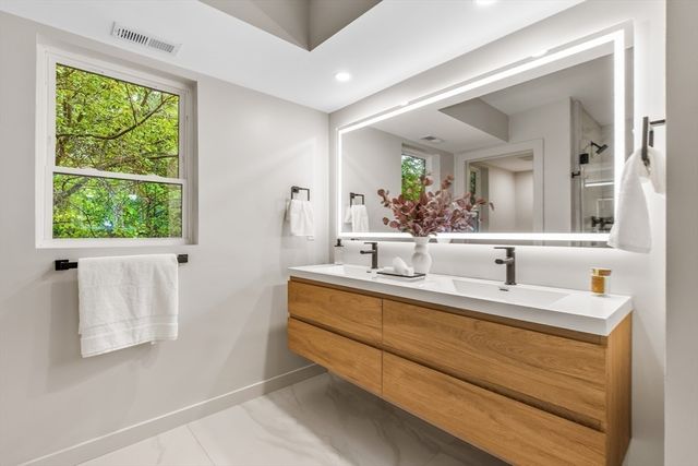 95 Grandview Rd, Arlington, MA 02476