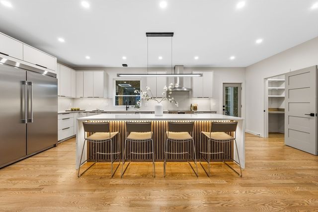 95 Grandview Rd, Arlington, MA 02476