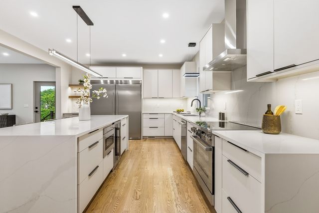 95 Grandview Rd, Arlington, MA 02476