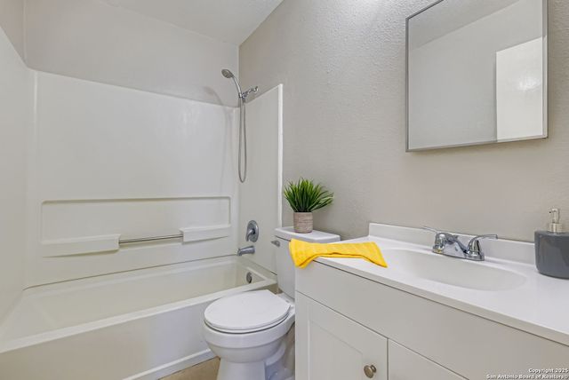 5934 Summer Fest Drive, San Antonio, TX 78244