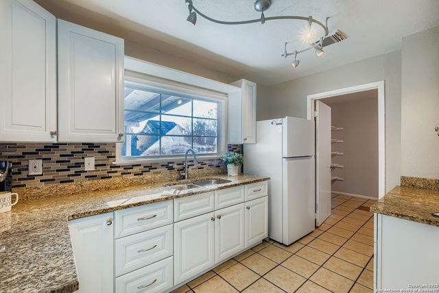 5934 Summer Fest Drive, San Antonio, TX 78244