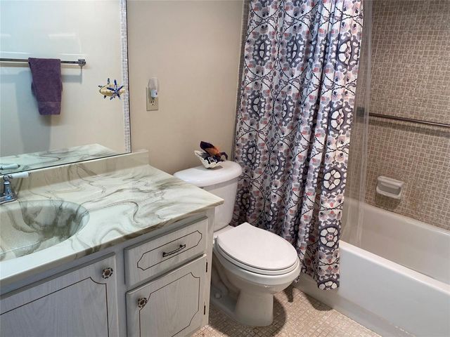4011 Upminster J 4011, Deerfield Beach, FL 33442