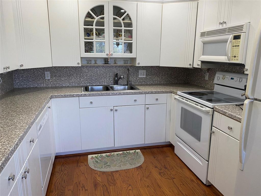 4011 Upminster J 4011, Deerfield Beach, FL 33442