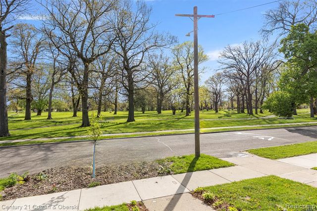 4815 Iroquois Street, Detroit, MI 48214