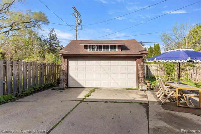 4815 Iroquois Street, Detroit, MI 48214