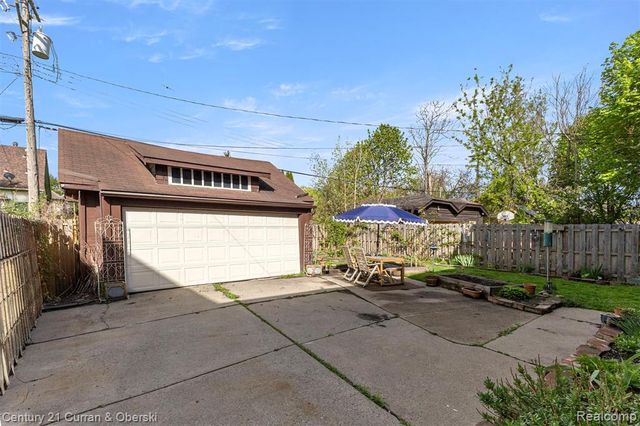 4815 Iroquois Street, Detroit, MI 48214
