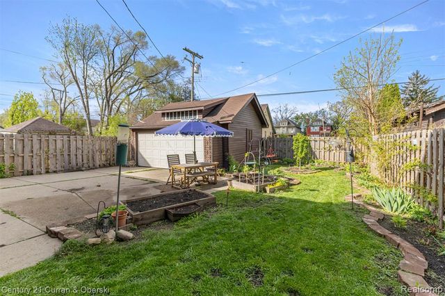 4815 Iroquois Street, Detroit, MI 48214