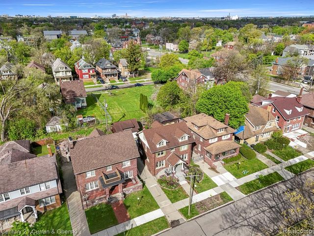 4815 Iroquois Street, Detroit, MI 48214
