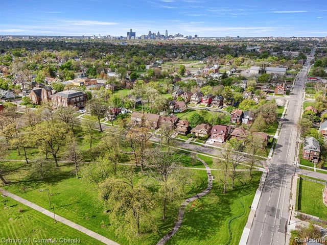 4815 Iroquois Street, Detroit, MI 48214