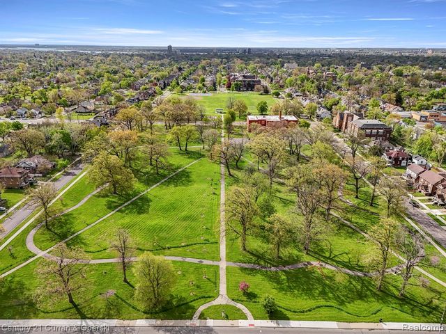 4815 Iroquois Street, Detroit, MI 48214