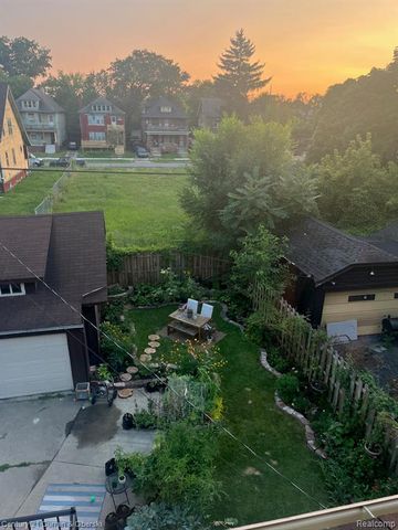 4815 Iroquois Street, Detroit, MI 48214