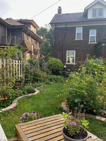 4815 Iroquois Street, Detroit, MI 48214