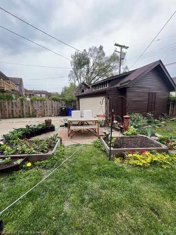 4815 Iroquois Street, Detroit, MI 48214