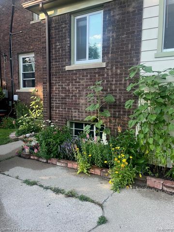 4815 Iroquois Street, Detroit, MI 48214