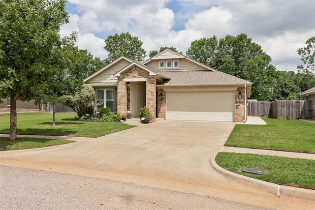 3520 Piney River Drive, Yukon, OK 73099