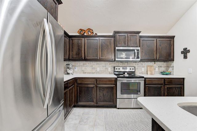 3520 Piney River Drive, Yukon, OK 73099