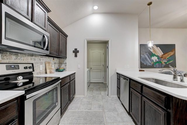 3520 Piney River Drive, Yukon, OK 73099