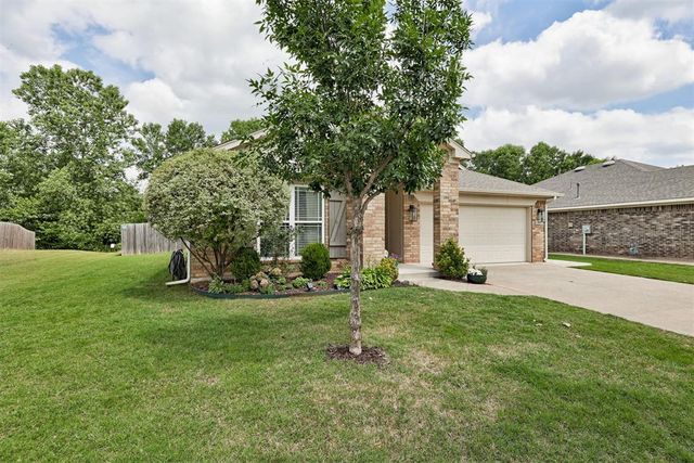 3520 Piney River Drive, Yukon, OK 73099