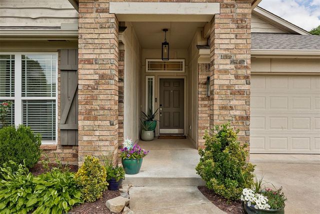 3520 Piney River Drive, Yukon, OK 73099