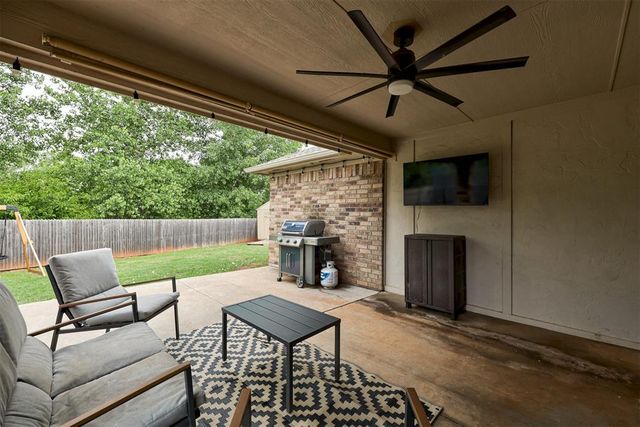 3520 Piney River Drive, Yukon, OK 73099