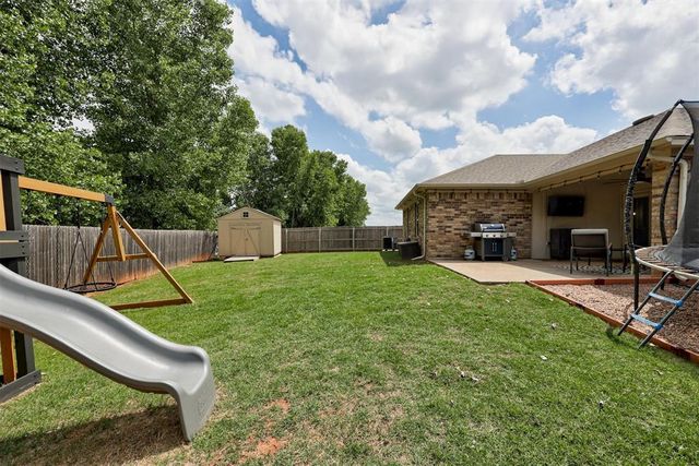 3520 Piney River Drive, Yukon, OK 73099