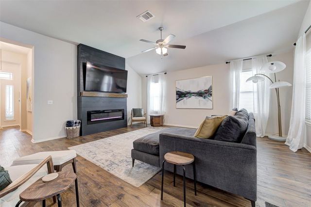 3520 Piney River Drive, Yukon, OK 73099