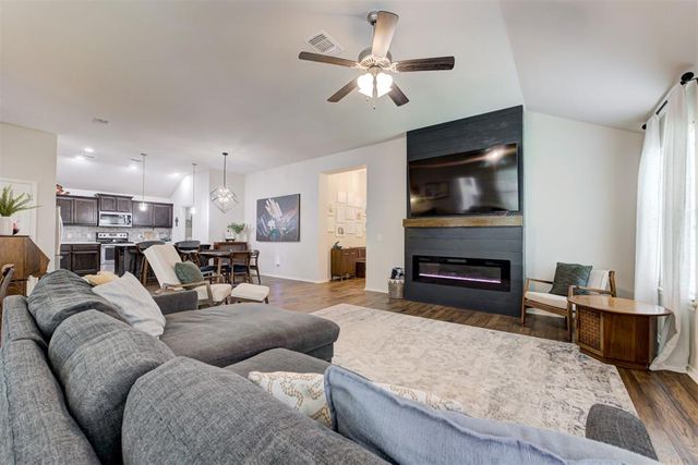 3520 Piney River Drive, Yukon, OK 73099